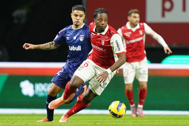 SC Braga vence Santa Clara e 'cola-se' ao quarto lugar