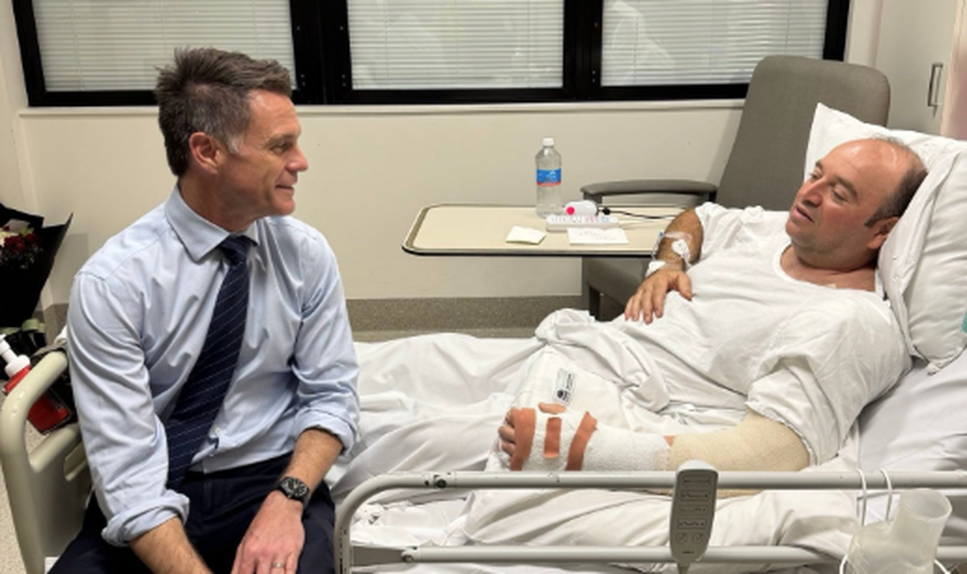 Ahmed al Ahmed com Chris Minns, presidente da região Nova Gales do Sul - Foto: Instagram/chrisminnsmp