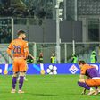 Caos total na Fiorentina: equipa em blackout, escoltada pela polícia e 'presa' no centro de estágio
