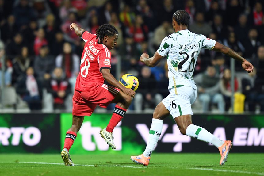 Leandro Barreiro em ação no jogo com o Moreirense - Foto: Rogério Ferreira/Lapta+