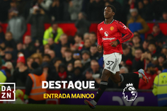 O United perdia, mas o adeptos celebraram a entrada de um jogador