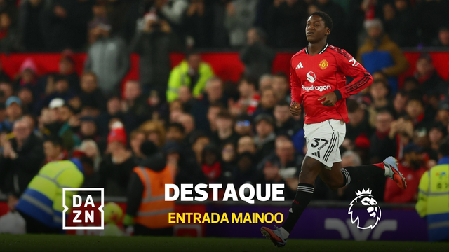 O United perdia, mas os adeptos celebraram a entrada de um jogador