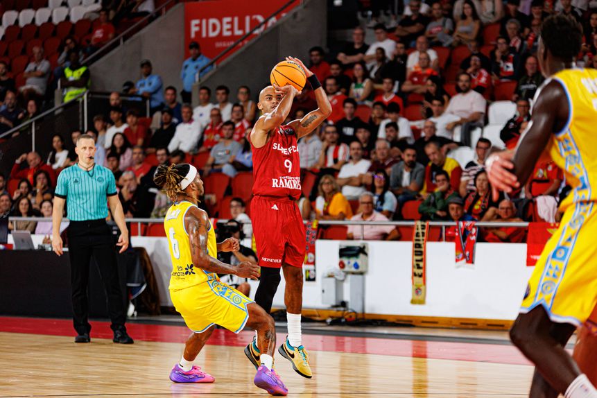 Benfica, com Geno Crandall a lançar, defronta hoje, 16 de dezembro, o Gran Canaria