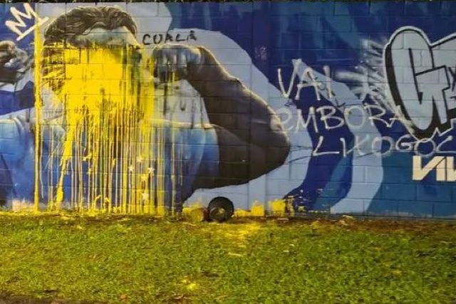 Mural de Gabigol no centro de treinos do Cruzeiro vandalizado
