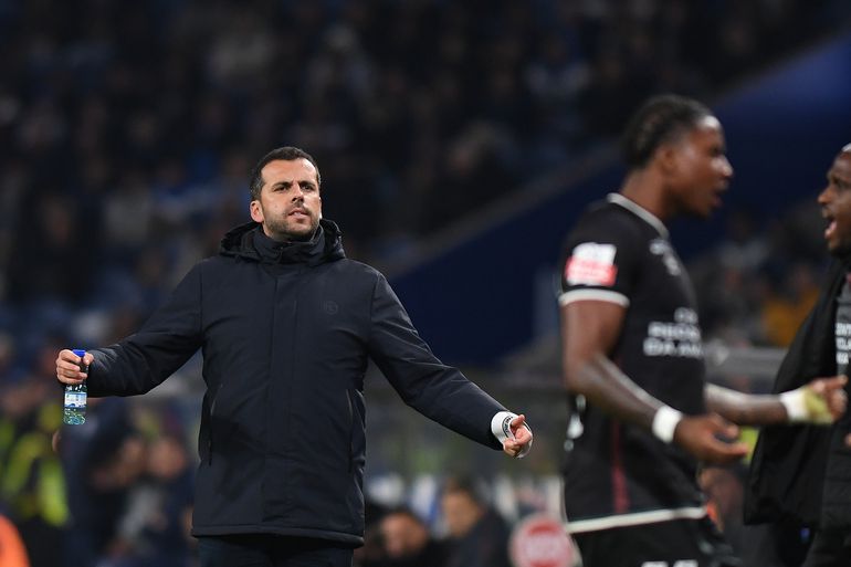 João Nuno lamenta derrota dos amadorenses no Dragão - Foto: Rogério Ferreira/Kapta+