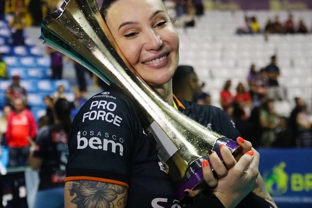 Tiffany, ex-Esmoriz, proibida de jogar o Mundial de clubes por ser trans