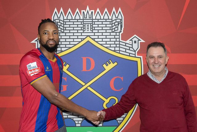 Mercado (oficial): Júnior Pius é reforço do Chaves