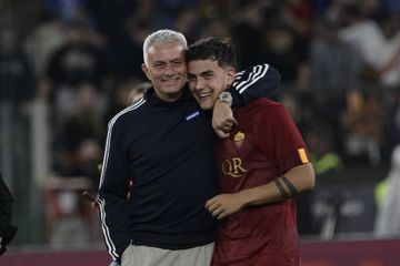 Dybala deixa mensagem a Mourinho: «Espero vê-lo novamente em breve»