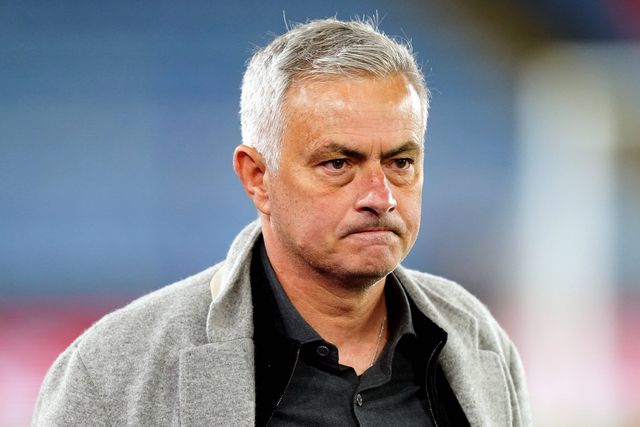 Mercado: Arrefece a pista Mourinho para o Al Shabab; treinador está em Barcelona
