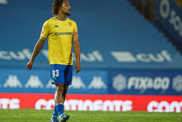 Mercado Sporting: O que está a atrasar a contratação de Koba Koindredi