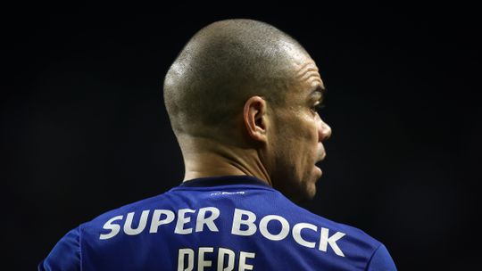 Os «gigantes portugueses», com «o lendário Pepe»: como o Arsenal vê o FC Porto