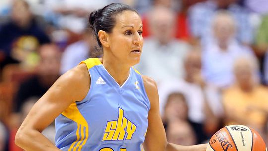 Histórico: Ticha Penicheiro escolhida para o Hall of Fame da FIBA