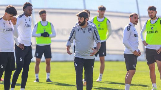 Vitória de Guimarães: Luís Freire tem problema lateral para resolver