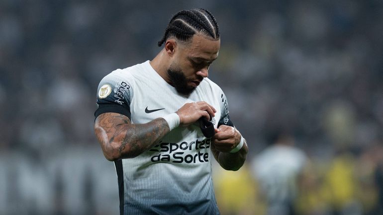 Memphis Depay reage à condenação a quatro meses de prisão