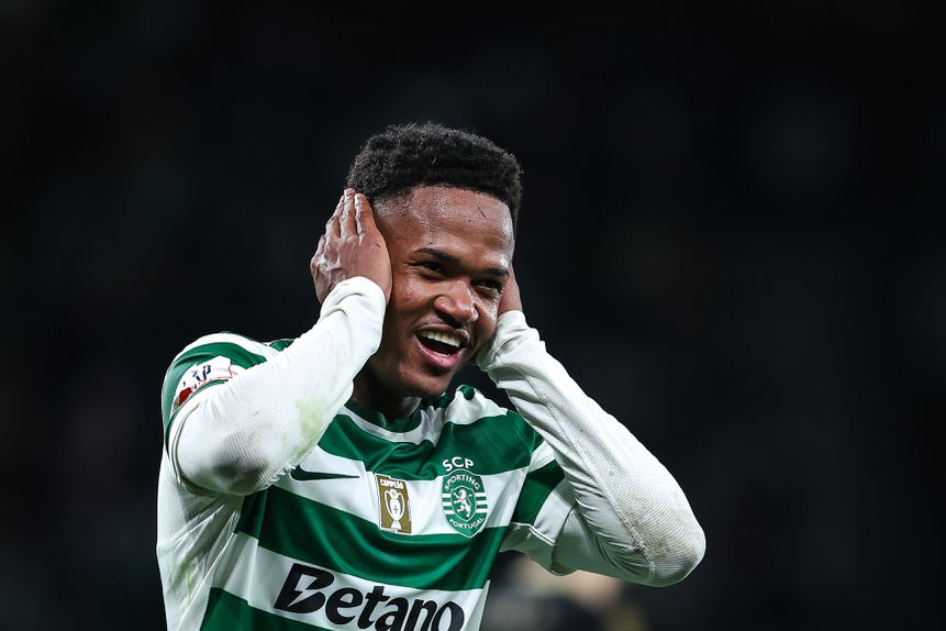 Geny Catamo bisou no regresso ao Sporting (foto: EPA/Rodrigo Antunes)