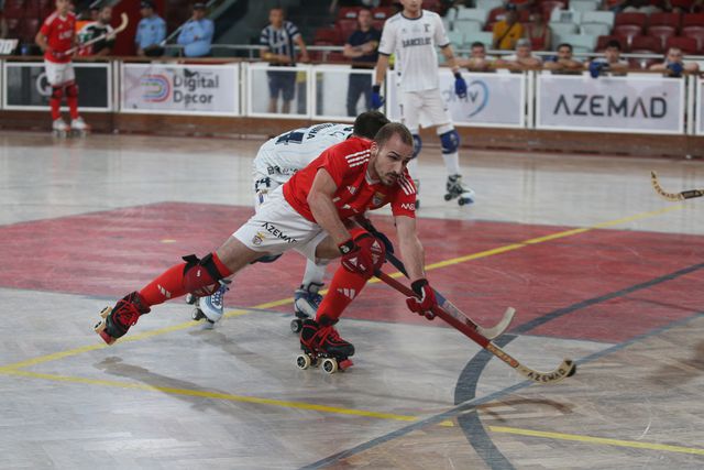 Duelo pela liderança no pavilhão da Luz