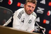 Michael Carrick em conferência de imprensa como treinador do Manchester United - Foto: Man. United