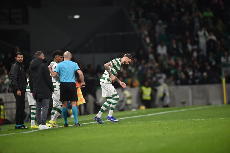 Debast também de regresso de lesão - Foto: Miguel Nunes