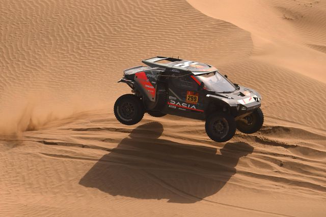 Al-Attiyah iguala Peterhansel e tem sexto Touareg nas mãos