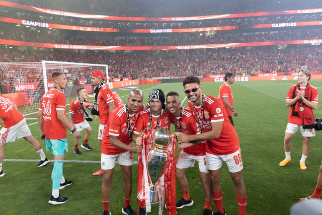João Mário, João Neves, Chiquinho e Gonçalo Ramos a festejar o campeonato conquistado em 2023 pelo Benfica