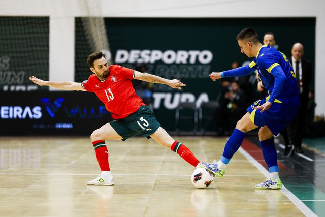 Tiago Brito recebeu placa dos 150 jogos de quinas ao peito, marcou um golo e fez uma assistência - Foto: FPF