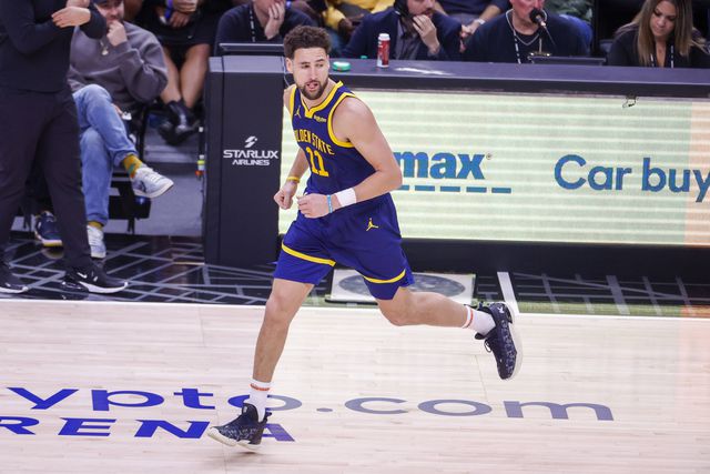 NBA: Klay Thompson ‘ressuscita’ no seu primeiro jogo como suplente em 12 anos