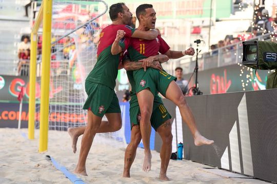 Portugal estreia-se com vitória gorda no Mundial