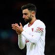 Jogador do Newport revela o que lhe disse Bruno Fernandes após ter feito golo