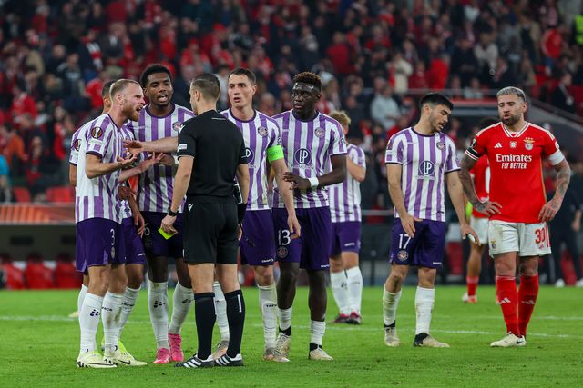«Escândalo do c…», gritou três vezes o presidente do Toulouse na Luz
