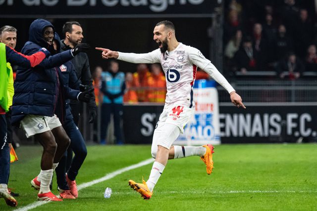 Nabil Bentaleb a celebrar o golo com os seus colegas do Lille