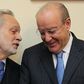 Valentim Loureiro conversa com Pinto da Costa, num tom bem-humorado