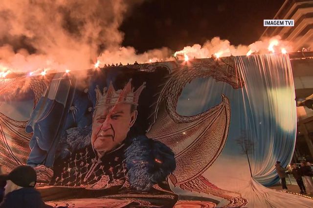 Adeptos cantam por Pinto da Costa no Dragão (vídeo)