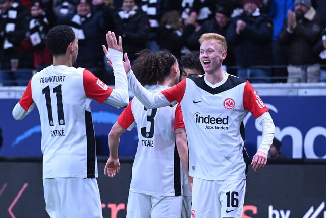 Frankfurt derrota Kiel e mantém perseguição ao Leverkusen (resumo)