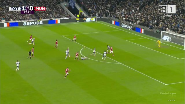 Vídeo: com tudo para marcar, Garnacho rematou... por cima!