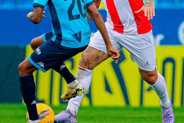 Semedo e André Martins num lance do jogo da 22.ª jornada, em que não foi desfeito o nulo