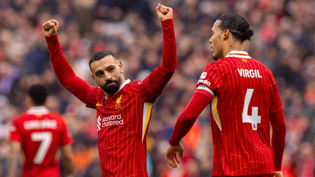 Vídeo: José Sá derruba Luis Díaz e Salah não perdoa