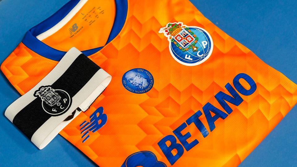 A camisola do FC Porto alusiva a Pinto da Costa (FOTO: FC PORTO)