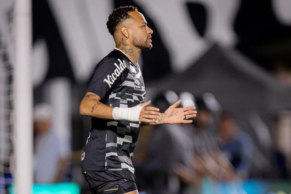 Neymar regressou aos relvados - Foto: Santos
