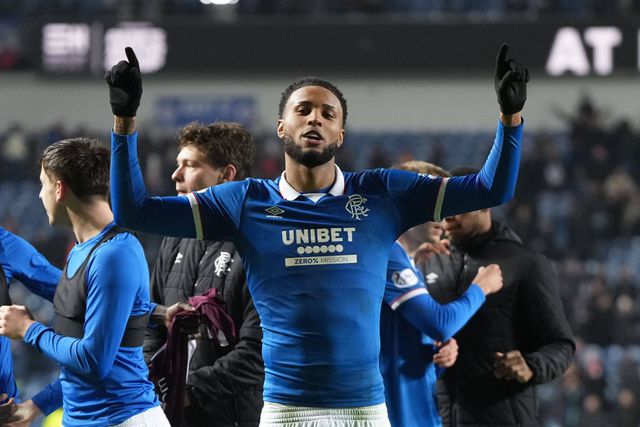 Youssef Chermiti marcou três dos quatro golos do Rangers na reviravolta ao líder Hearts