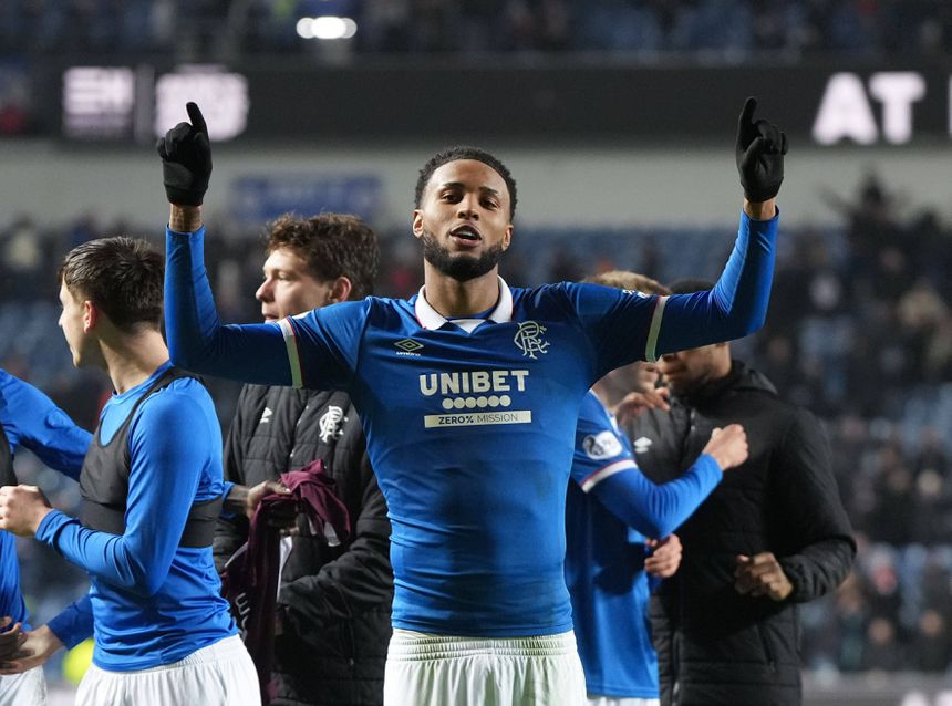 Youssef Chermiti marcou três dos quatro golos do Rangers na reviravolta ao líder Hearts