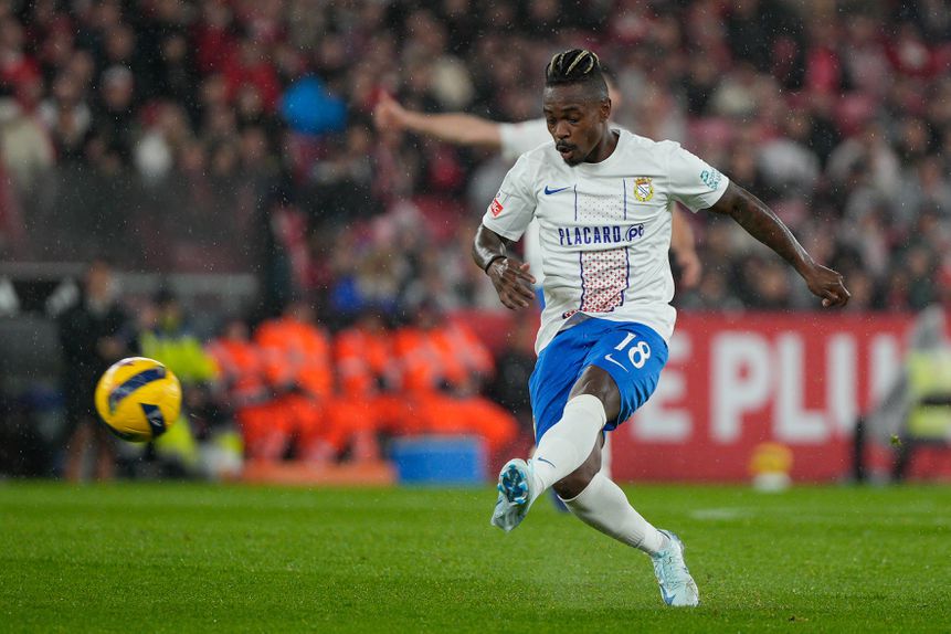 Lincoln com a camisola do Alverca