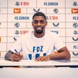 Ivan Cavaleiro a assinar contrato pelo Zurique - Foto: Zurique FC