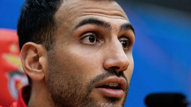 Pavlidis, avançado do Benfica, em conferência de imprensa