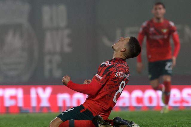 Stjepanovic, festeja o segundo golo do Moreirense. -Foto: ESTELA SILVA/LUSA