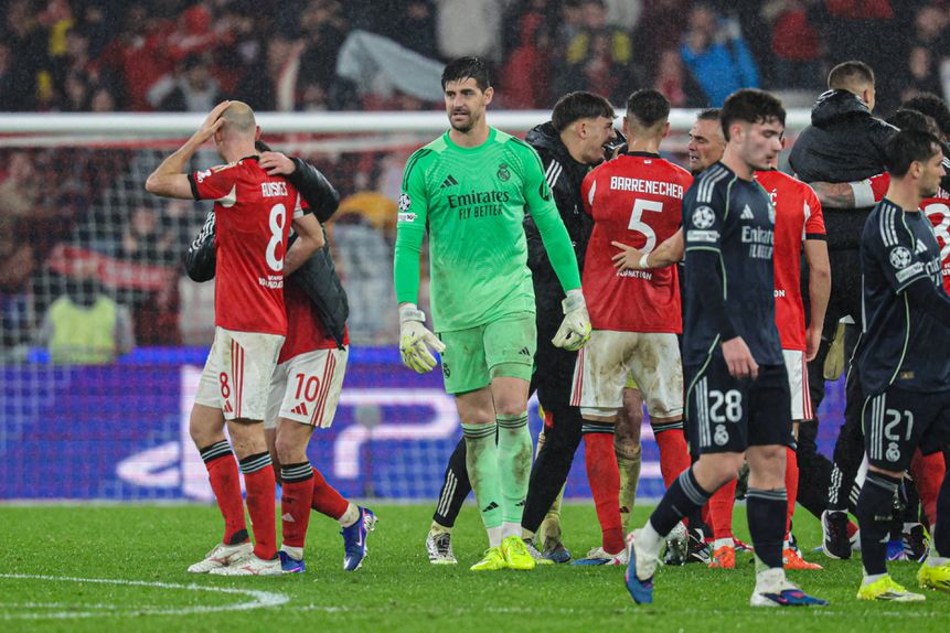 Thibaut Courtois deu os parabéns a Trubin pelo golo no Benfica-Real Madrid
