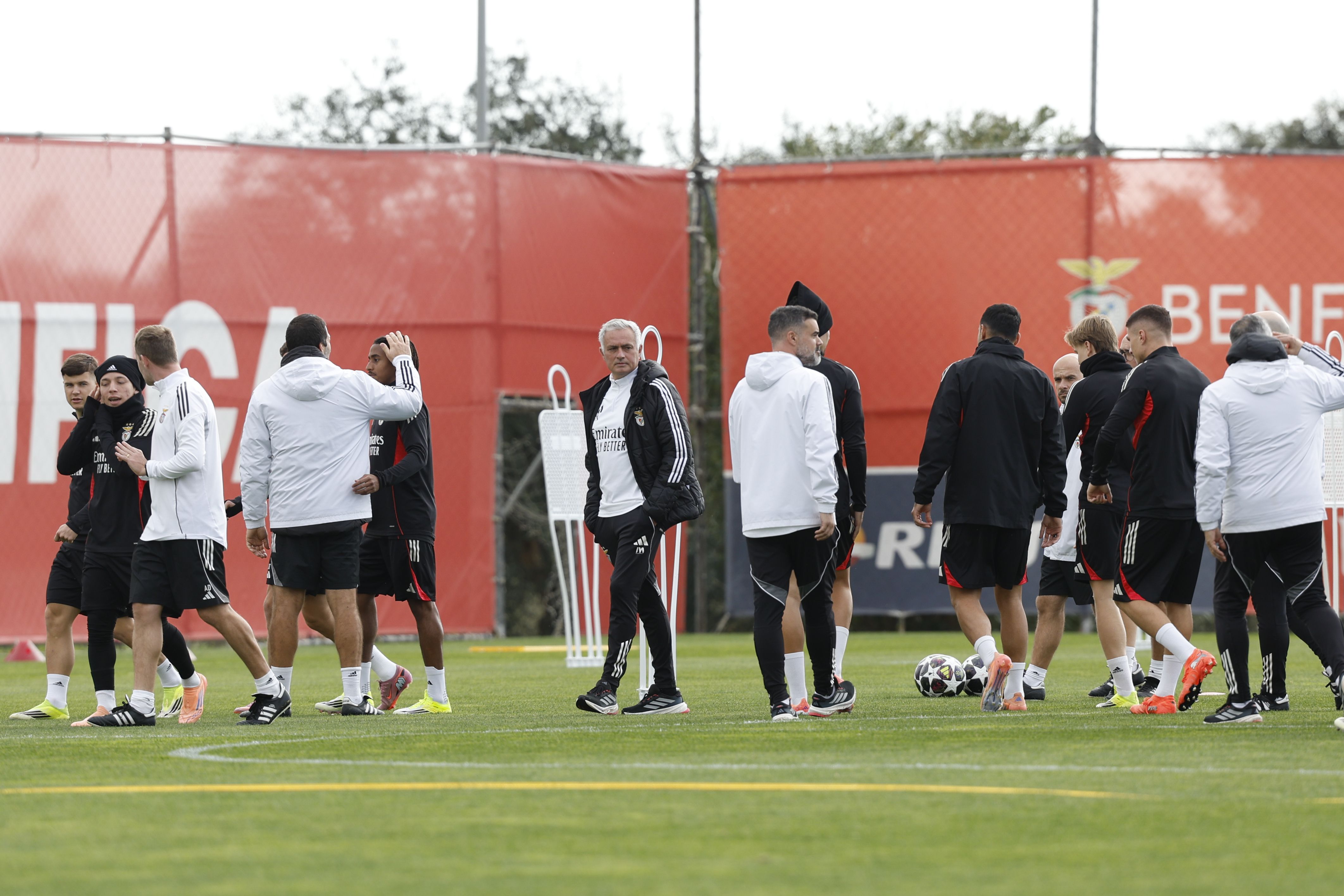 José Mourino no último treino do Benfica antes do Real Madrid - Foto: António Pedro Santos/LUSA