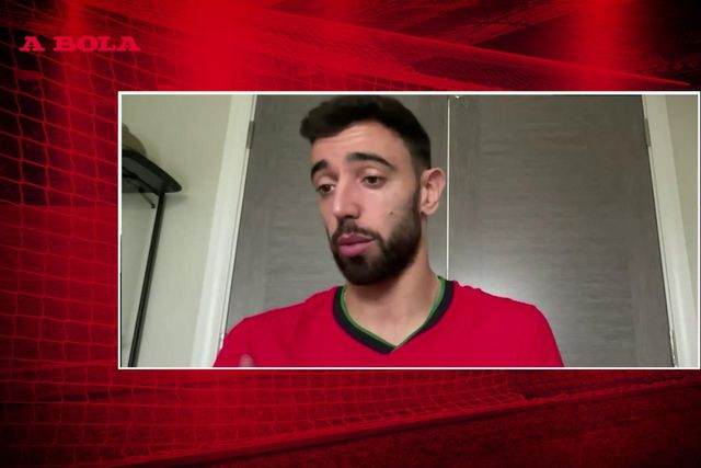 «Não aponto ou faço gestos em campo por querer ser mais líder»