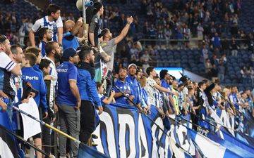 Super Dragões e Colectivo reagem ao roubo das faixas e criticam FC Porto