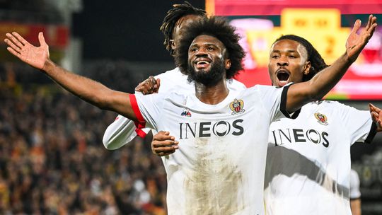 Ligue 1: Nice regressa às vitórias frente ao Lens e Estrasburgo ganha em Nantes