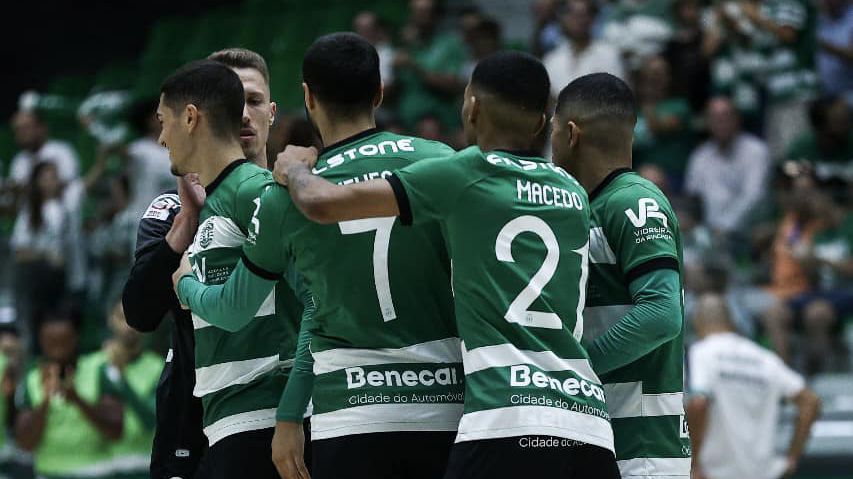 Sporting aplica sete em dérbi lisboeta e recoloca-se no topo